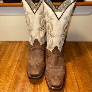 Laredo Women's Gray and Cream Boots